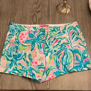 Used good condition Lilly Pulitzer Callahan shorts size 12